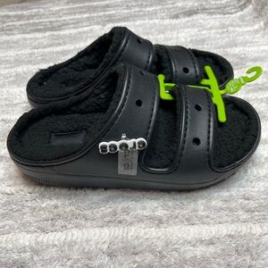 NWT Crocs Classic Cozzzy Sandals W size7 M size 5